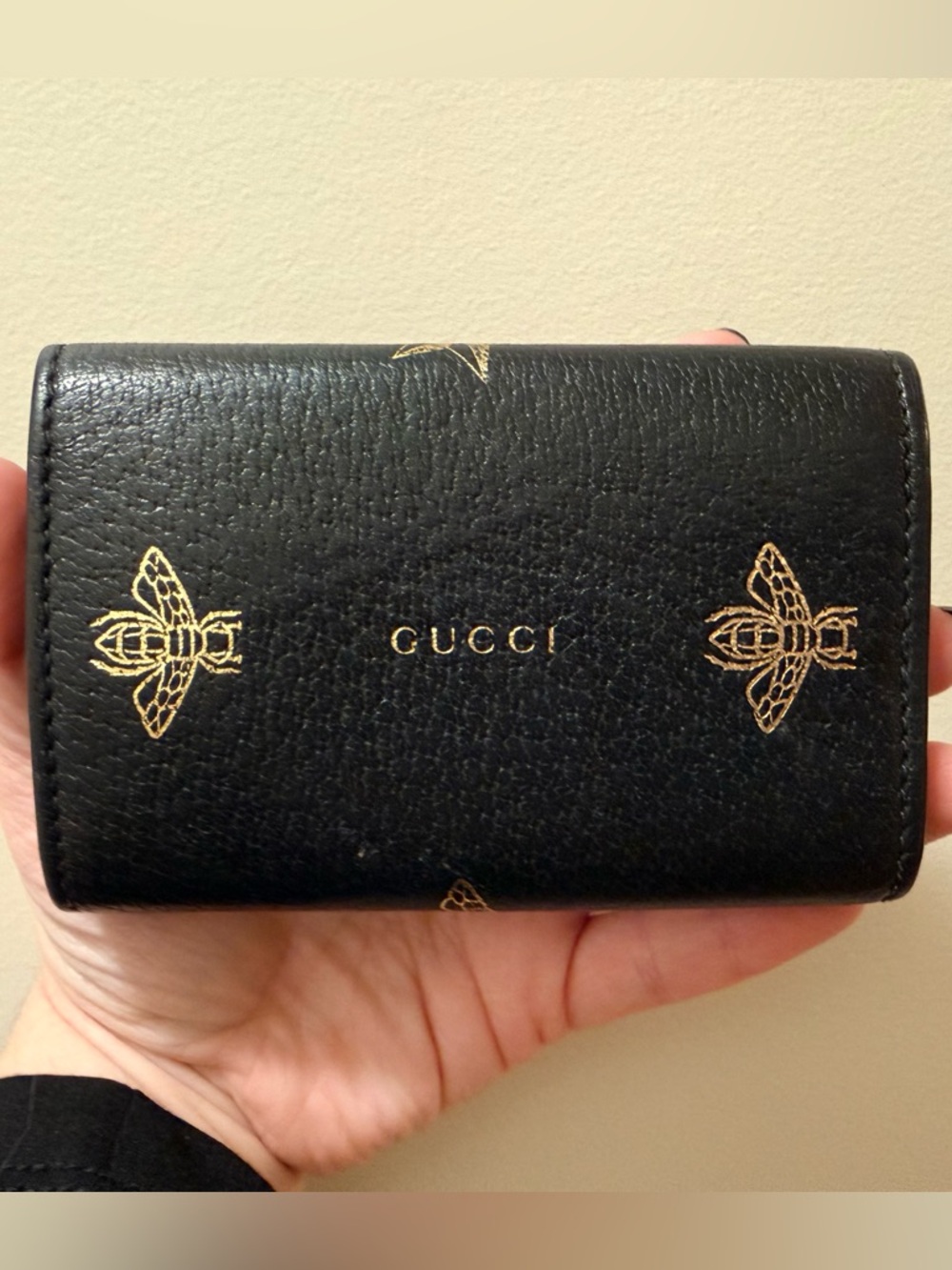 *Rare* Authentic Gucci Bee - Leather 6- Ring Key Holder - Picture 2 of 14